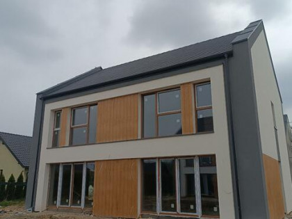 Dom Kiełczówek gm. Długołęka, Krótka