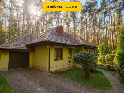 DOM W STARODRZEWIE  ADAMÓW WIEŚ