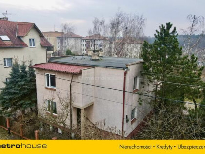 Duży dom w spokojnej okolicy!