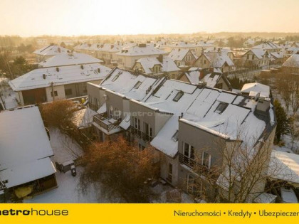 Nowoczesny dom w zielonym i cichym zakątku