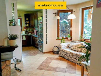 WOLNOSTOJĄCY DOM W JACHRANCE K. SEROCKA