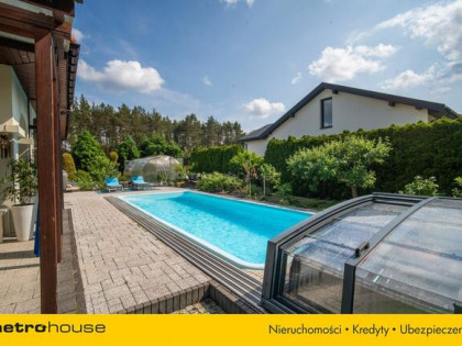 Stylowy dom z basenem i strefą relaksu