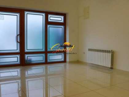 Atrakcyjny lokal Usługowy o pow. 22 m², Parking, Dowolna Działalność