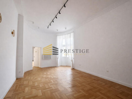 Lokal w zabytkowej kamienicy z windą, CENTRUM