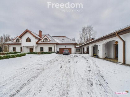 Wyjątkowa rezydencja z salą bankietową- 2 garażami