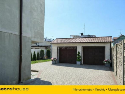 HIT! Dom w Ustce, 13 pokoi, 9 łazienek, 2 garaże.