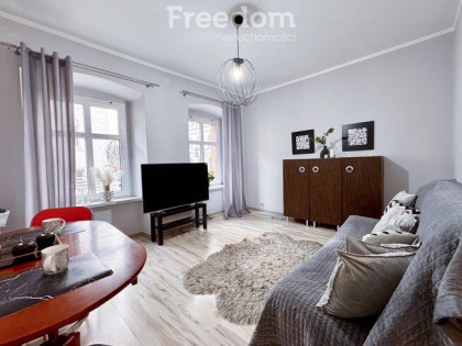 MIESZKANIE PIERWSZE PIĘTRZE, OGRZEWANIE MIEJSKIE