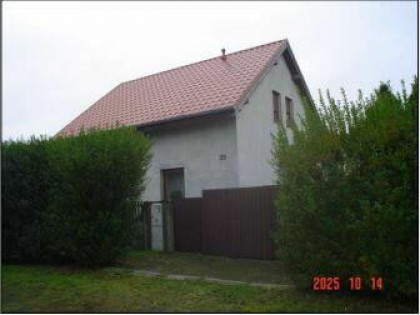 Syndyk sprzeda działkę zabudowaną domem we wsi Łękanów