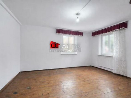 Dom Żarów, Cicha okolica