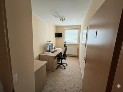 Lokal pod biuro lub usługi