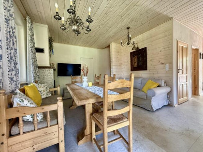 Dom szkieletowy z tynkiem glinianym – 200 m od jeziora Serwy