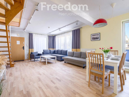 8 osobowy Apartament Spa, Garaż, Promenada, Morze.