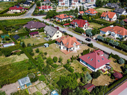 Działka budowlana z pełnym uzbrojeniem