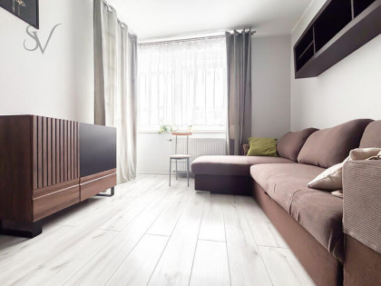 M. Post. | Komórka Lokatorska w Cenie | ENG