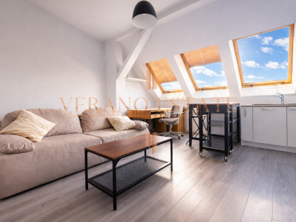 ZALANE SŁOŃCEM | ANTRESOLA | ZAMKNIĘTE OSIEDLE