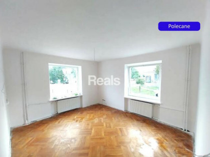 Zielone Stare Bielany, w kamienicy na parterze