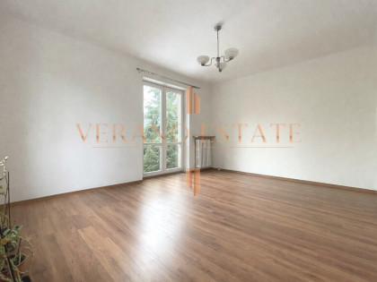 2 Pokoje | Kamienica | Piwnica 12 m² | PKP 1 km