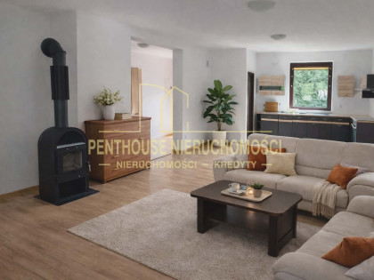 dom w otoczeniu zieleni