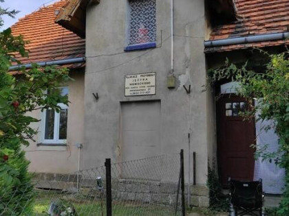 Sprzedam piętro w domu wolnostojącym ze strychem i piwnicą.ą