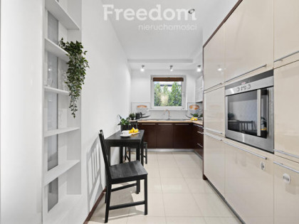 Przestrzenne mieszkanie w Ząbkach.