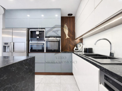 Ostrzeżenie: Cisza w tym domu uzależnia.