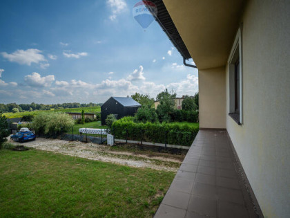 Dom z dużą działką