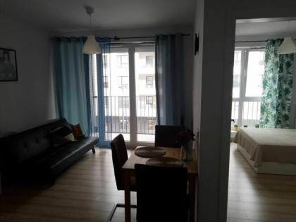 Warszawa, 2 pokoje z loggią, garażem, wyposażeniem