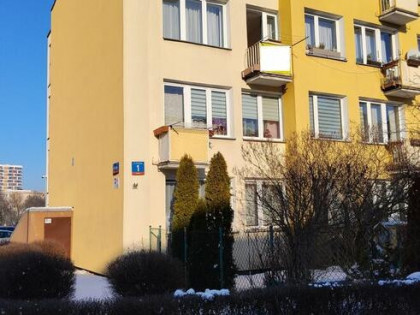 okazyjnie sprzedam trzypokojowe na Pradze Południe