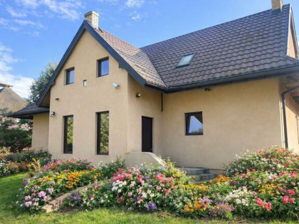 Dom Poczesna, Spadowa