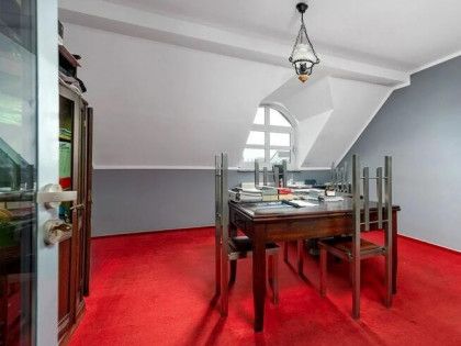 Budynek handlowo-biurowy z mieszkaniem 391 m²