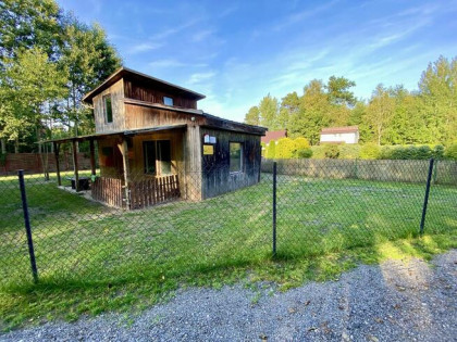 Sprzedam fajną działkę z domkiem w Kuligowie