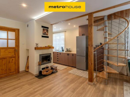 Dom w pięknej okolicy nad cichym jeziorem