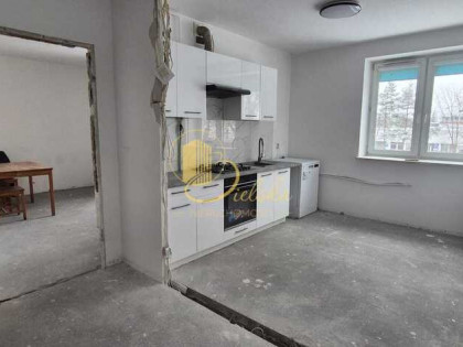 75m2  przy Politechnice Wiejska