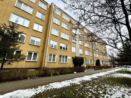 1 piętro - 2 pokoje - os. Sikornik