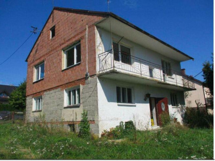 Dom jednorodzinny z potencjałem z dużą działką 30a