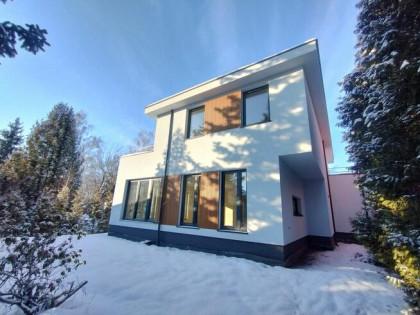 Dla rodziny lub firmy, szybki dojazd do Warszawy