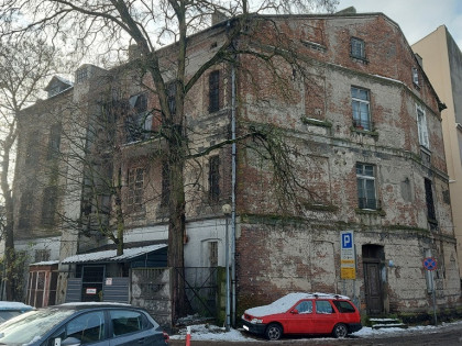 Przetarg- kamienica- 6 lokali mieszk. i 1 użytk.