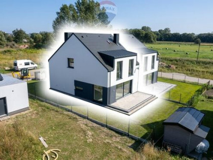 Piękny dom w zabudowie bliźniaczej Kołobrzeg!