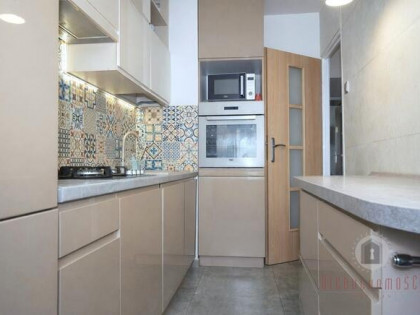 Umeblowane mieszkanie z dużym balkonem