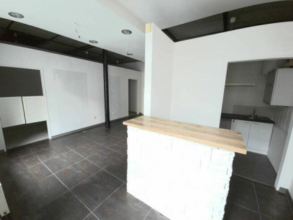 Lokal centrum Łodzi fryzjer barber kosmetyczka branża beauty