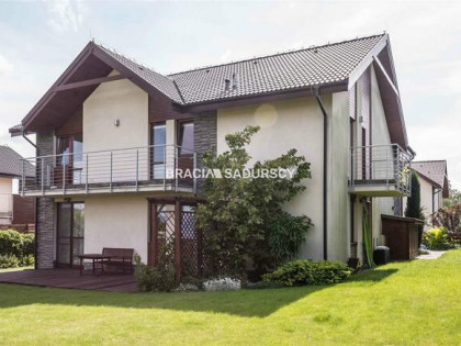 Dom Masłomiąca gm. Michałowice, MODRZEWIOWA