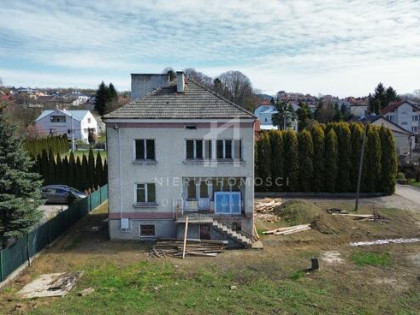 DWUKONDYGNACYJNY DOM  W JAŚLE, UL. ŁUKASIEWICZA