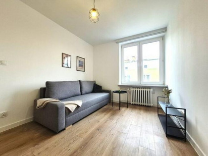 Przestronne 2 pokojowe mieszkanie przy ul. 1 Maja