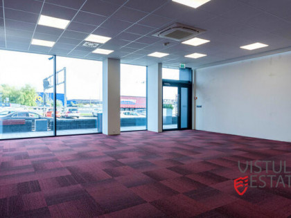 Lokal parterowy w biurowcu | 124 m2