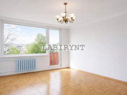 M-4, oddzielna kuchnia, 2.piętro, loggia, od ręki