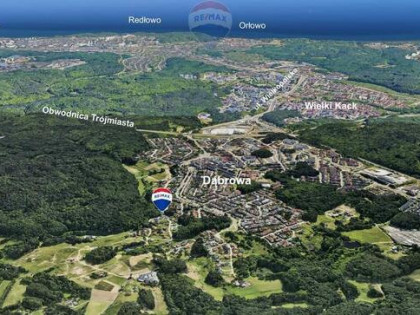 Dom na zamkniętym osiedlu w Gdyni Dąbrowie.