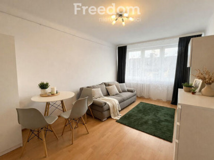 Atrakcyjna kawalerka gotowa do zamieszkania