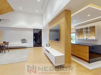 Dom premium z salą fitness i systemem smart home