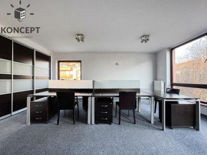 Biuro przy Parku Grabiszyńskim | dwa poziomy