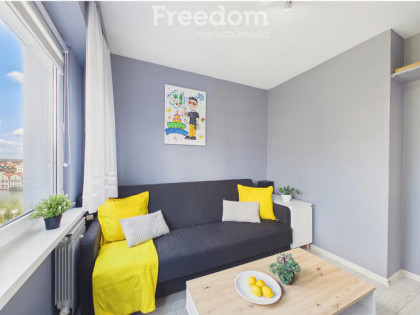 Słoneczne mieszkanie balkon i widok na góry